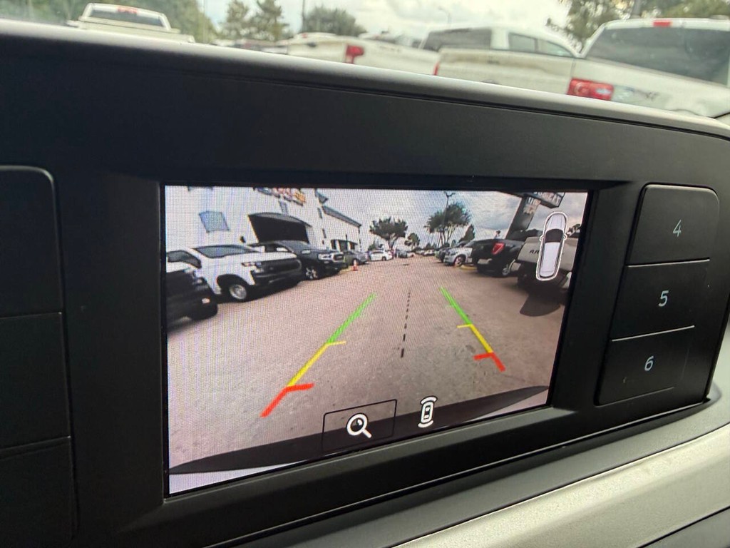 Ford Escape Vehicle Full-screen Gallery Image 25