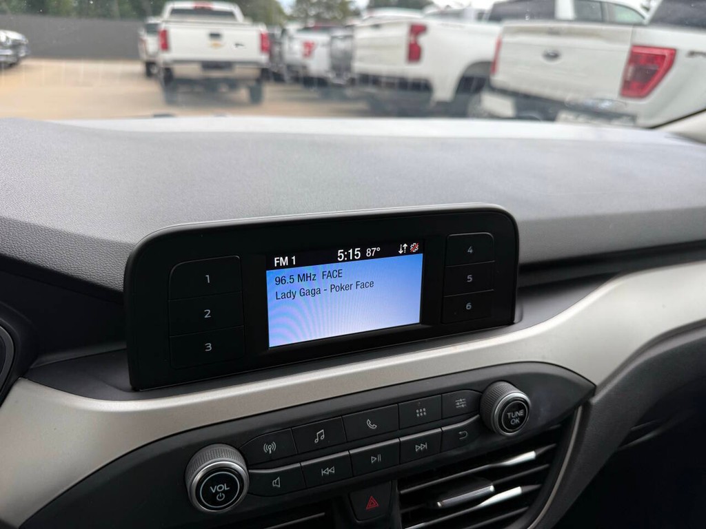 Ford Escape Vehicle Full-screen Gallery Image 26