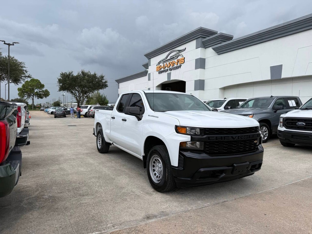 Chevrolet Silverado 1500 Vehicle Full-screen Gallery Image 02