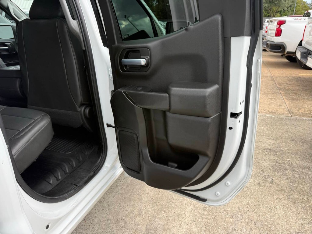 Chevrolet Silverado 1500 Vehicle Full-screen Gallery Image 15