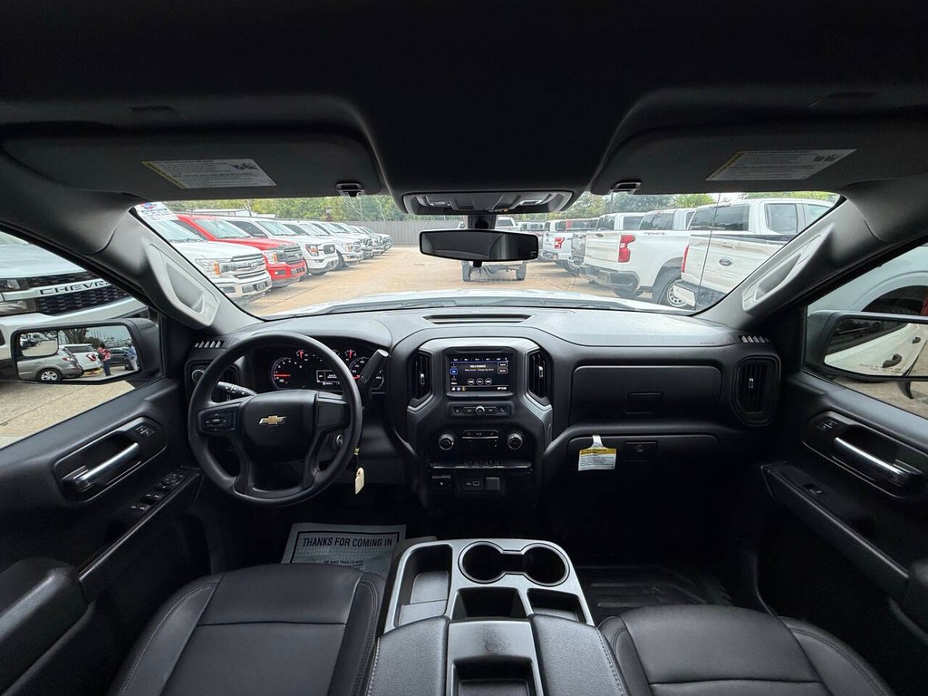 Chevrolet Silverado 1500 Vehicle Full-screen Gallery Image 17