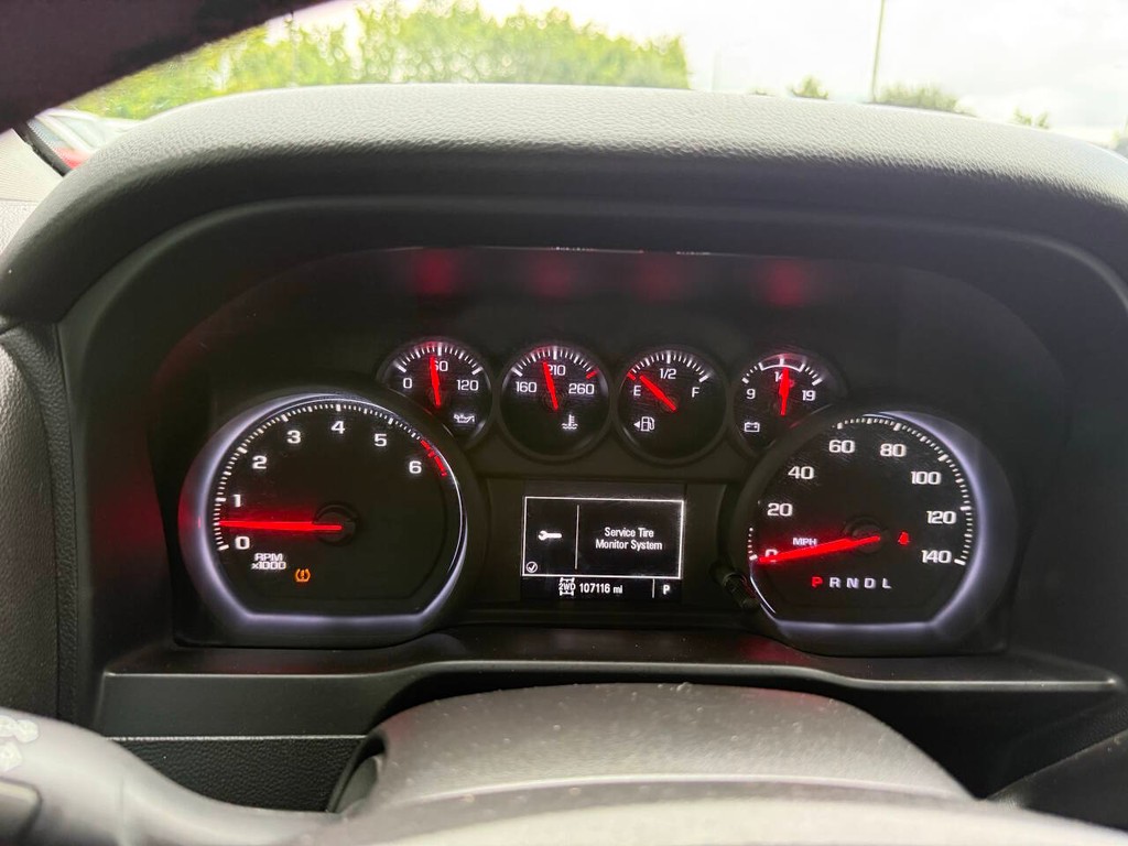 Chevrolet Silverado 1500 Vehicle Full-screen Gallery Image 30