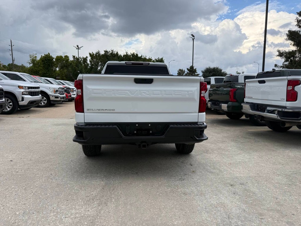 Chevrolet Silverado 1500 Vehicle Full-screen Gallery Image 37