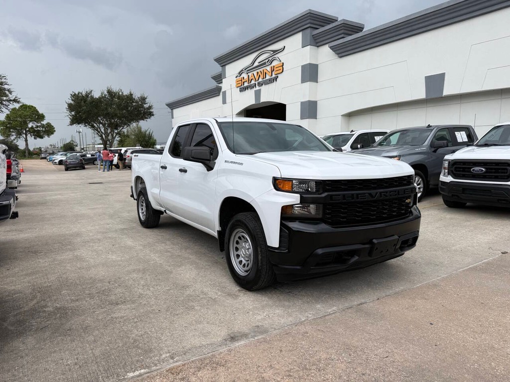 Chevrolet Silverado 1500 Vehicle Full-screen Gallery Image 40