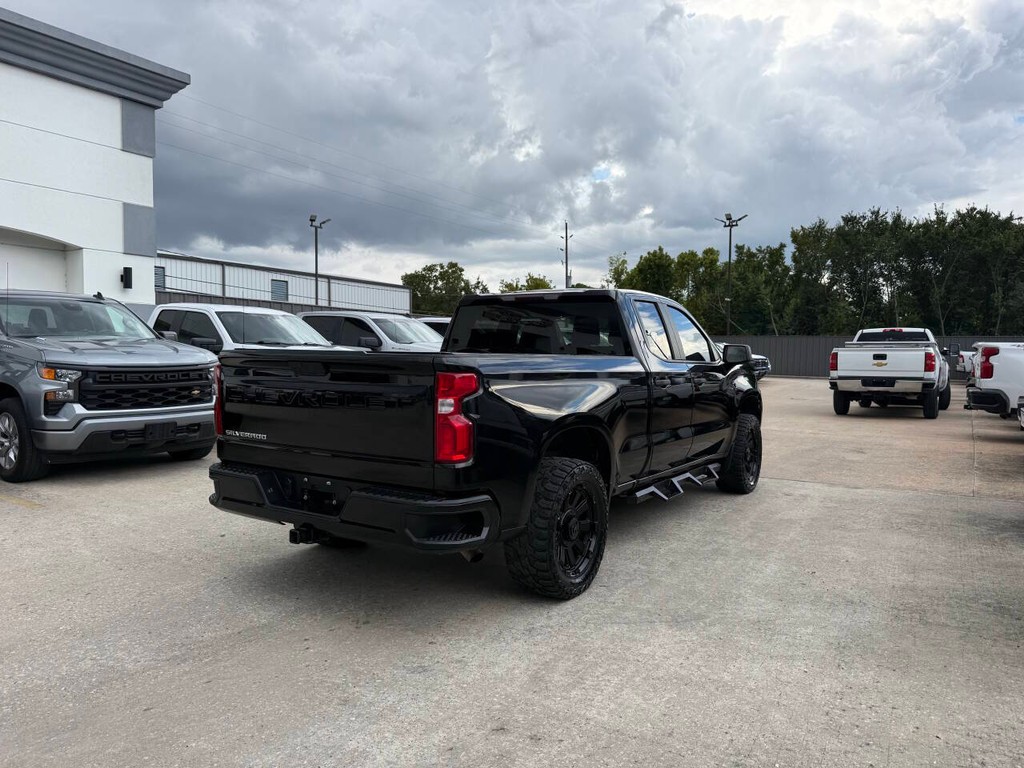 Chevrolet Silverado 1500 Vehicle Full-screen Gallery Image 05