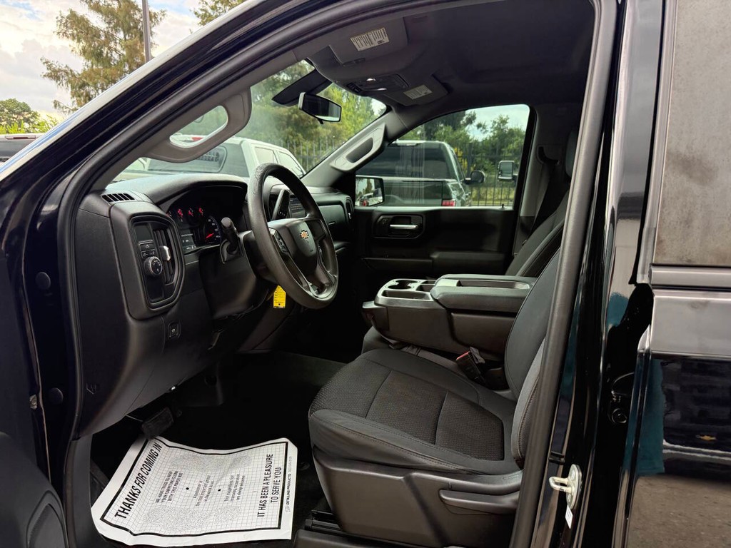 Chevrolet Silverado 1500 Vehicle Full-screen Gallery Image 07