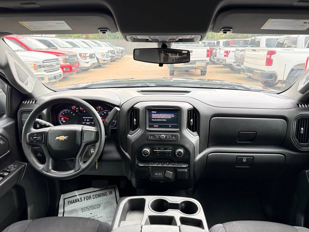 Chevrolet Silverado 1500 Vehicle Full-screen Gallery Image 17