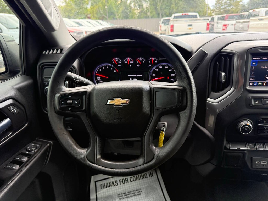 Chevrolet Silverado 1500 Vehicle Full-screen Gallery Image 22