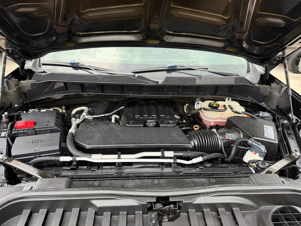 Chevrolet Silverado 1500 Vehicle Full-screen Gallery Image 35