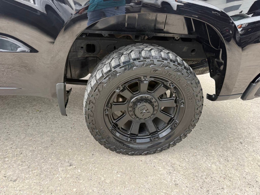 Chevrolet Silverado 1500 Vehicle Full-screen Gallery Image 37