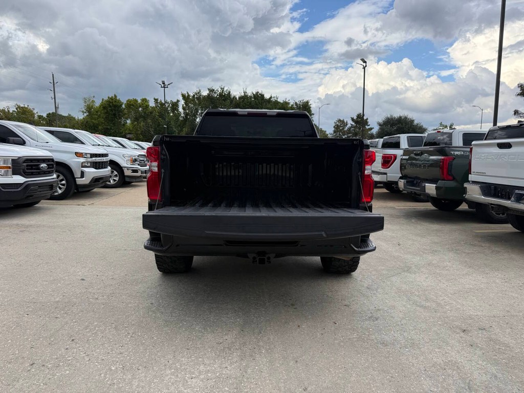 Chevrolet Silverado 1500 Vehicle Full-screen Gallery Image 38
