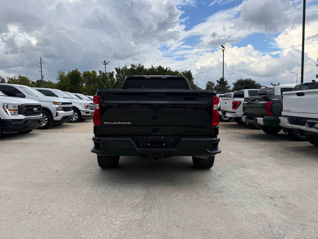 Chevrolet Silverado 1500 Vehicle Full-screen Gallery Image 39