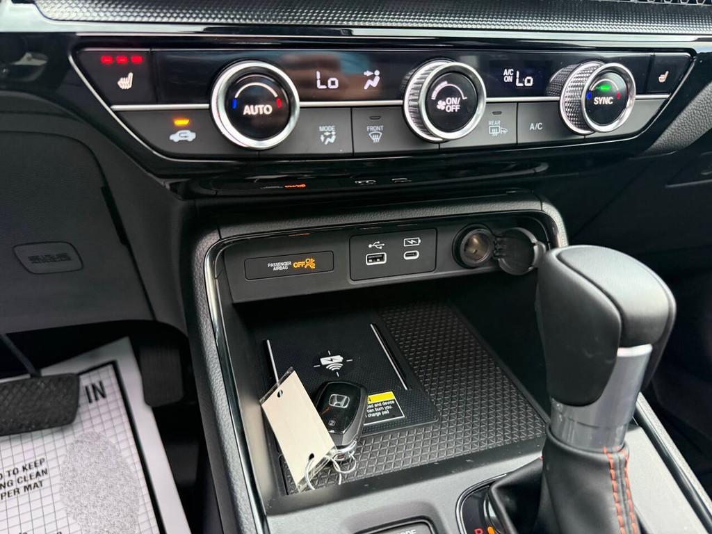 Honda CR-V Hybrid Vehicle Full-screen Gallery Image 29