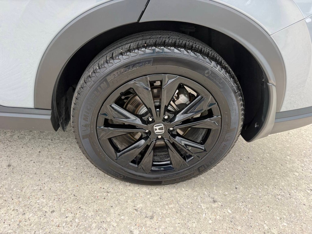 Honda CR-V Hybrid Vehicle Full-screen Gallery Image 37