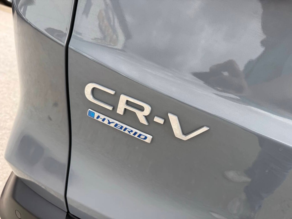Honda CR-V Hybrid Vehicle Full-screen Gallery Image 41