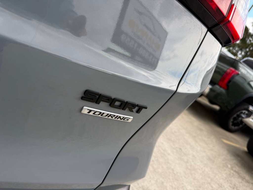 Honda CR-V Hybrid Vehicle Full-screen Gallery Image 42