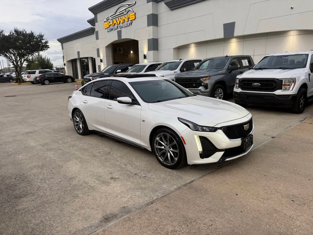Cadillac CT5 Vehicle Full-screen Gallery Image 02