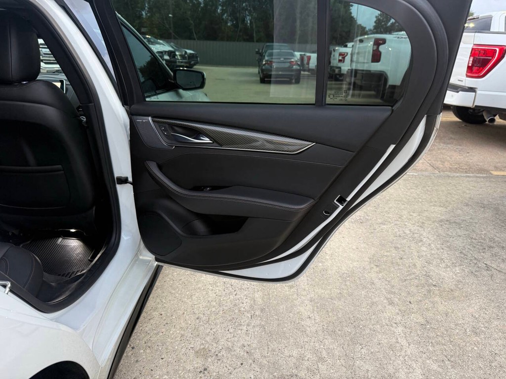 Cadillac CT5 Vehicle Full-screen Gallery Image 19