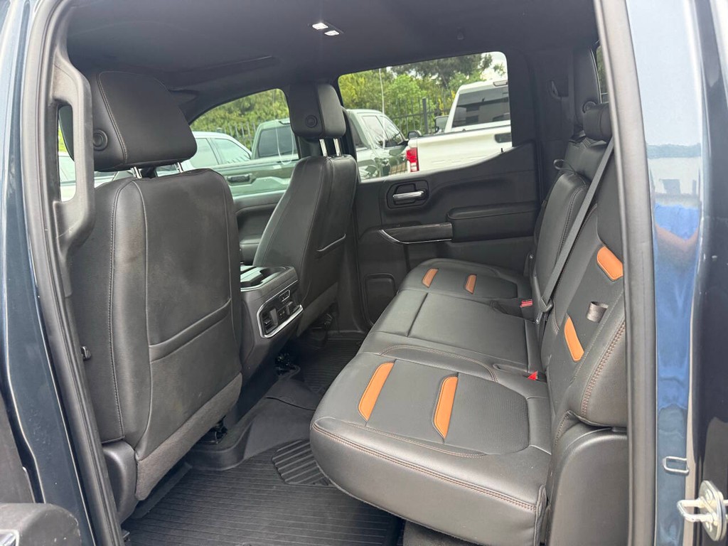 GMC Sierra 1500 Vehicle Full-screen Gallery Image 13