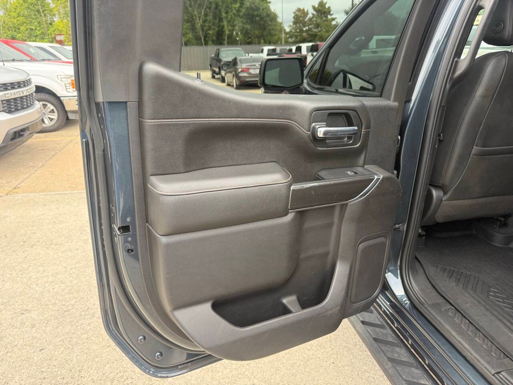GMC Sierra 1500 Vehicle Full-screen Gallery Image 14