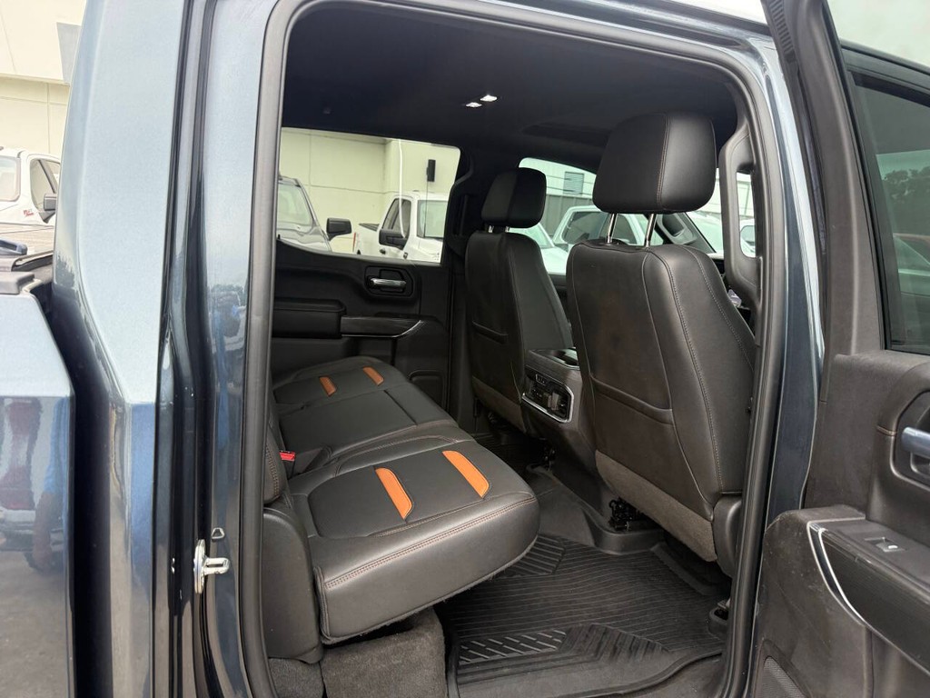 GMC Sierra 1500 Vehicle Full-screen Gallery Image 15