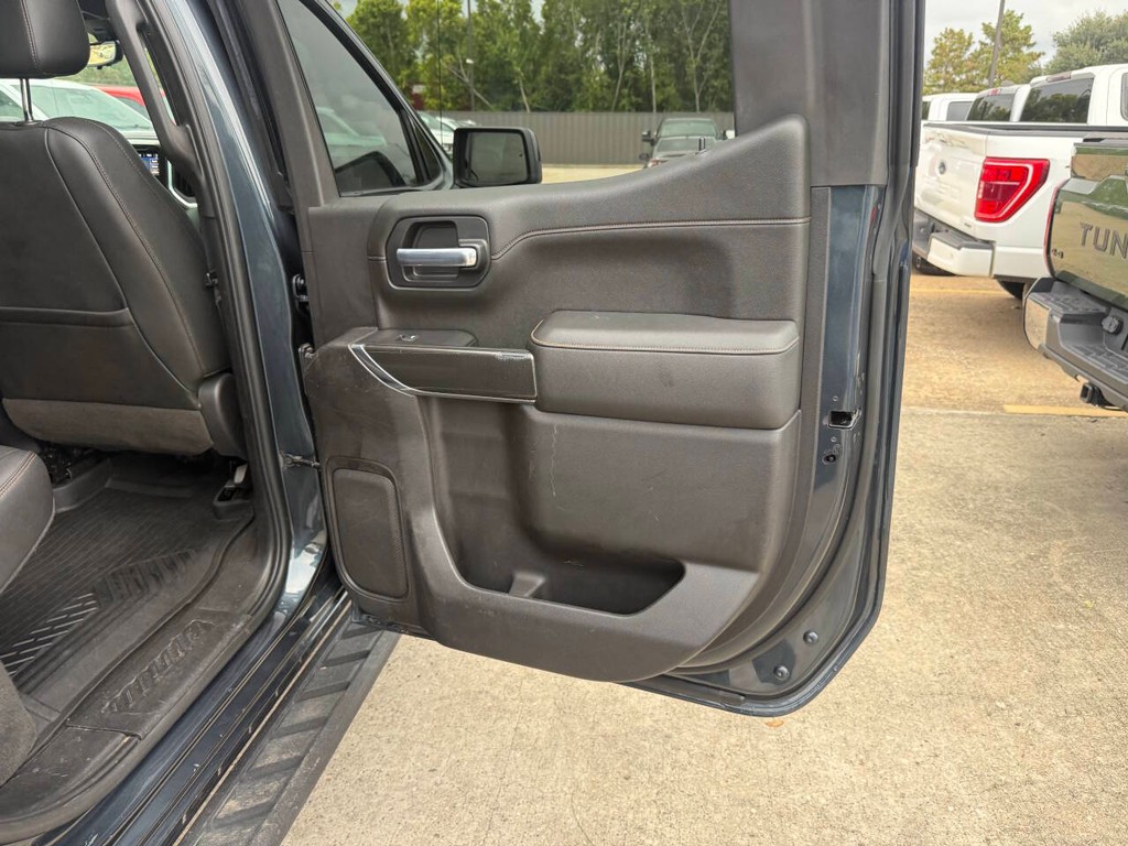 GMC Sierra 1500 Vehicle Full-screen Gallery Image 16