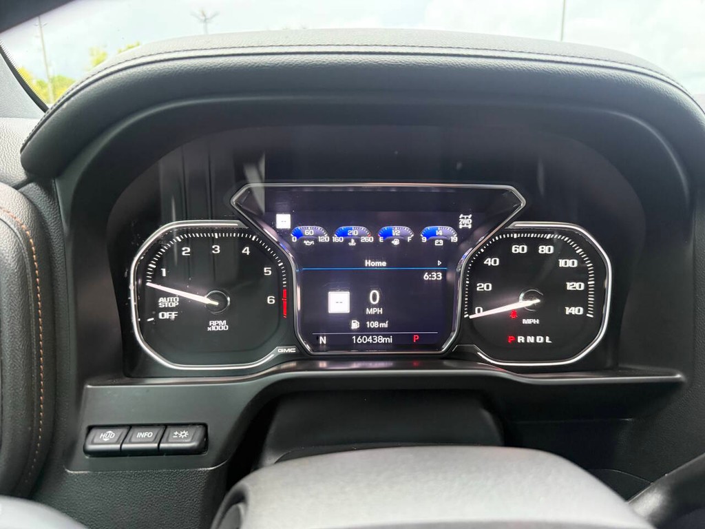 GMC Sierra 1500 Vehicle Full-screen Gallery Image 35