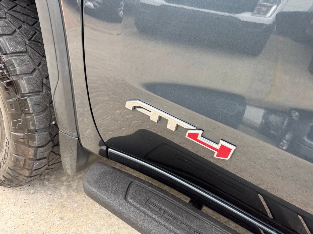 GMC Sierra 1500 Vehicle Full-screen Gallery Image 40