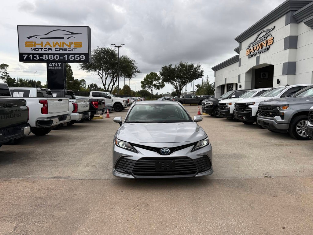 Toyota Camry Hybrid Vehicle Full-screen Gallery Image 39