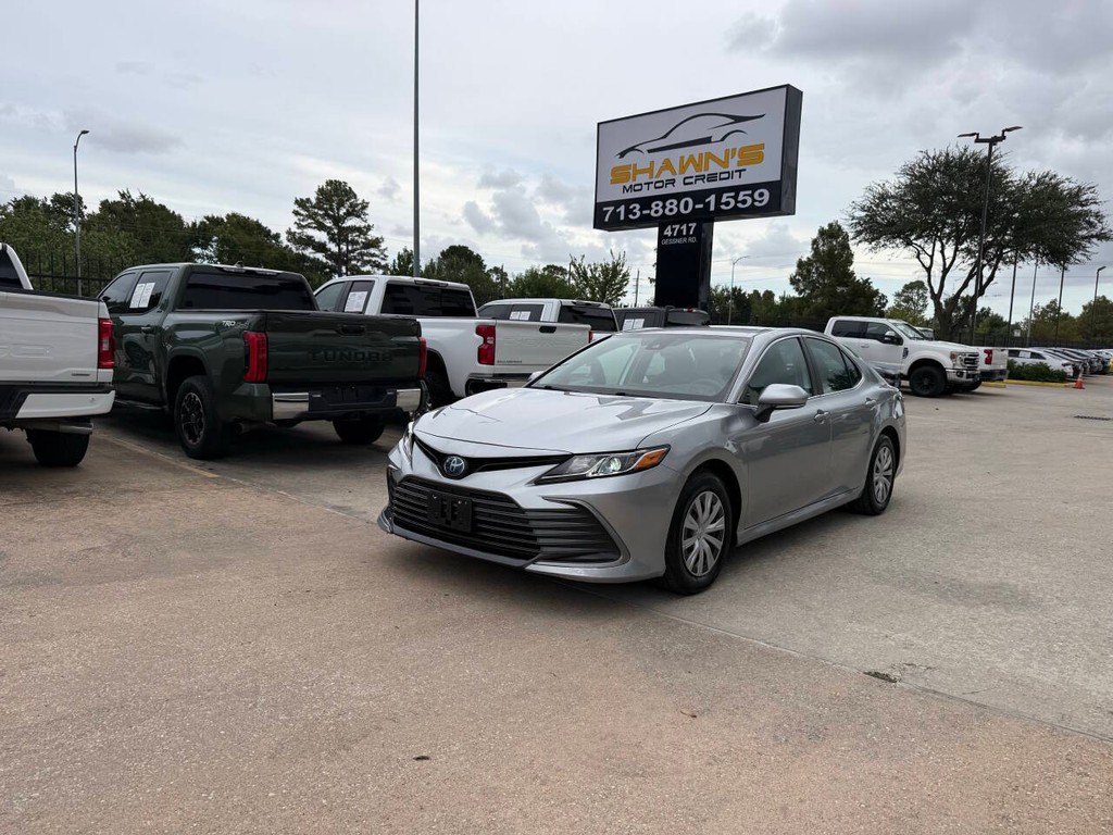 Toyota Camry Hybrid Vehicle Full-screen Gallery Image 41