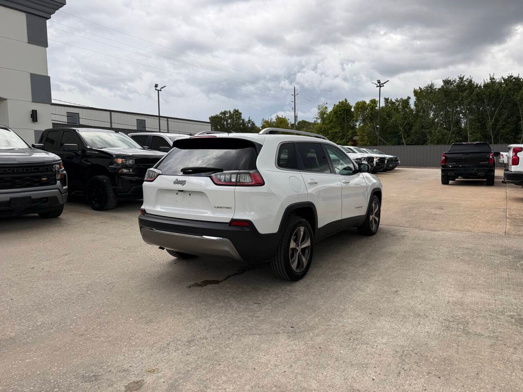 Jeep Cherokee Vehicle Full-screen Gallery Image 05