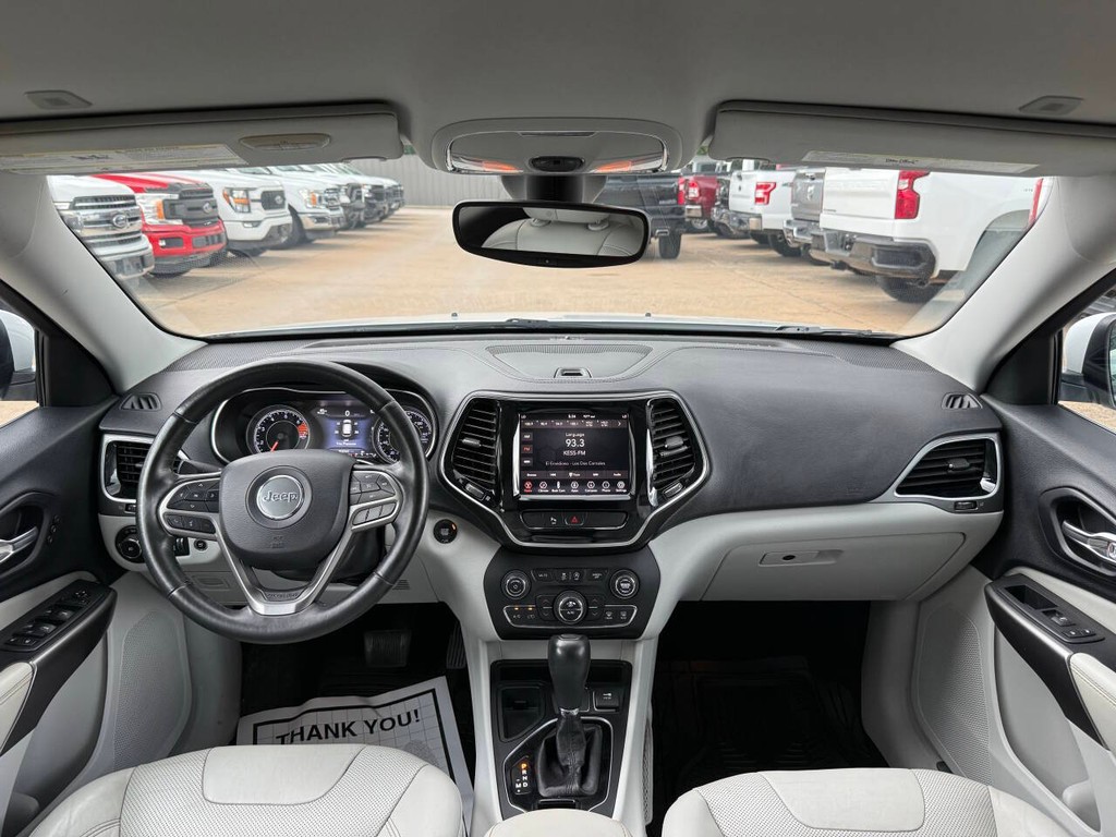 Jeep Cherokee Vehicle Full-screen Gallery Image 18