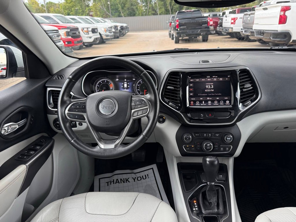 Jeep Cherokee Vehicle Full-screen Gallery Image 22