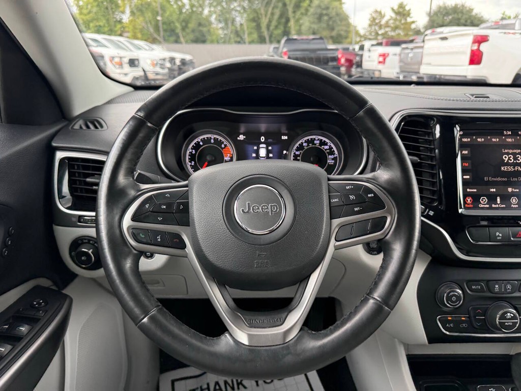 Jeep Cherokee Vehicle Full-screen Gallery Image 24