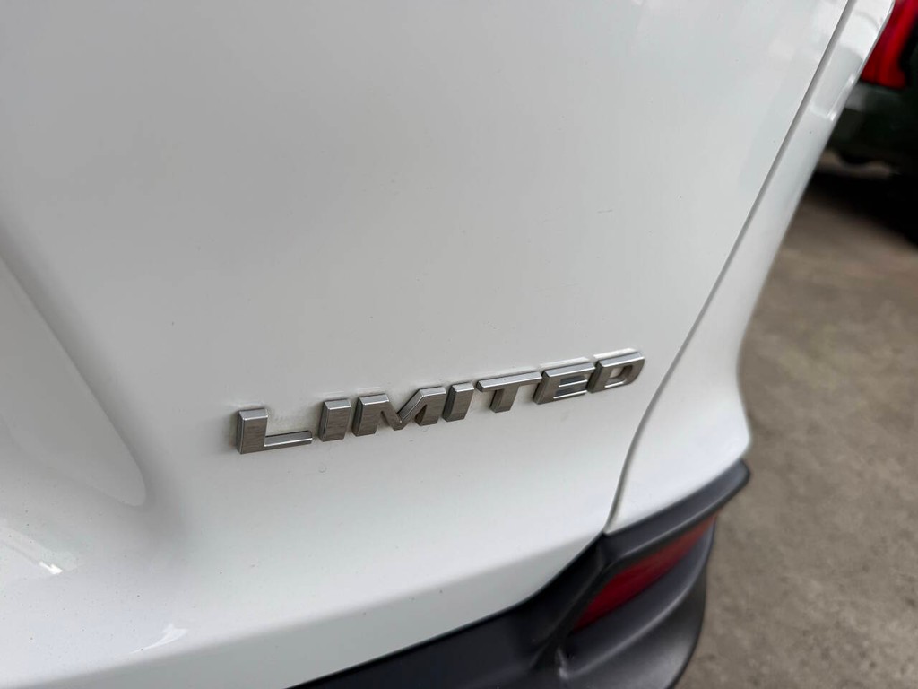 Jeep Cherokee Vehicle Full-screen Gallery Image 40