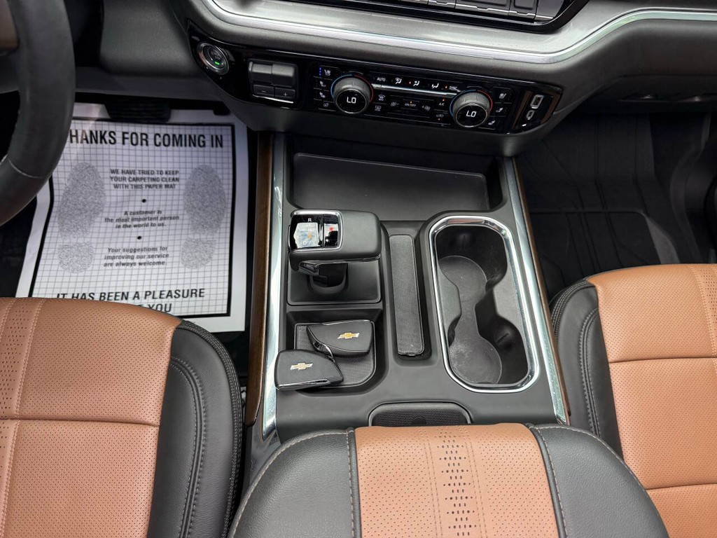Chevrolet Silverado 1500 Vehicle Full-screen Gallery Image 29