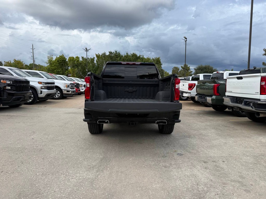 Chevrolet Silverado 1500 Vehicle Full-screen Gallery Image 41