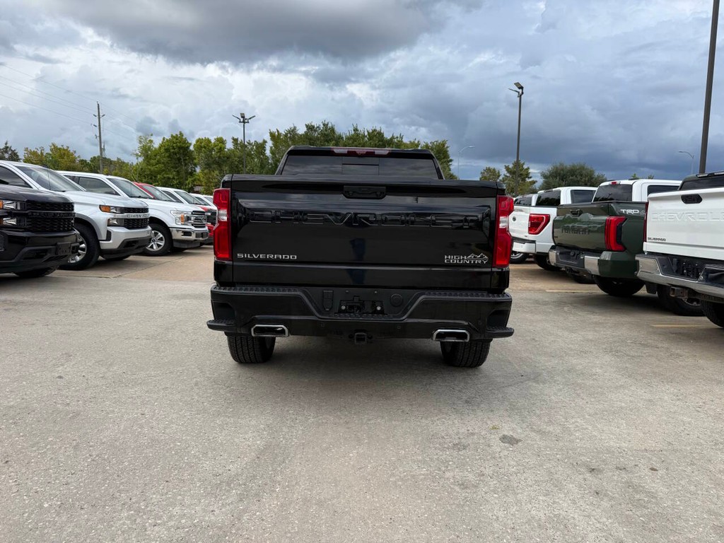 Chevrolet Silverado 1500 Vehicle Full-screen Gallery Image 42
