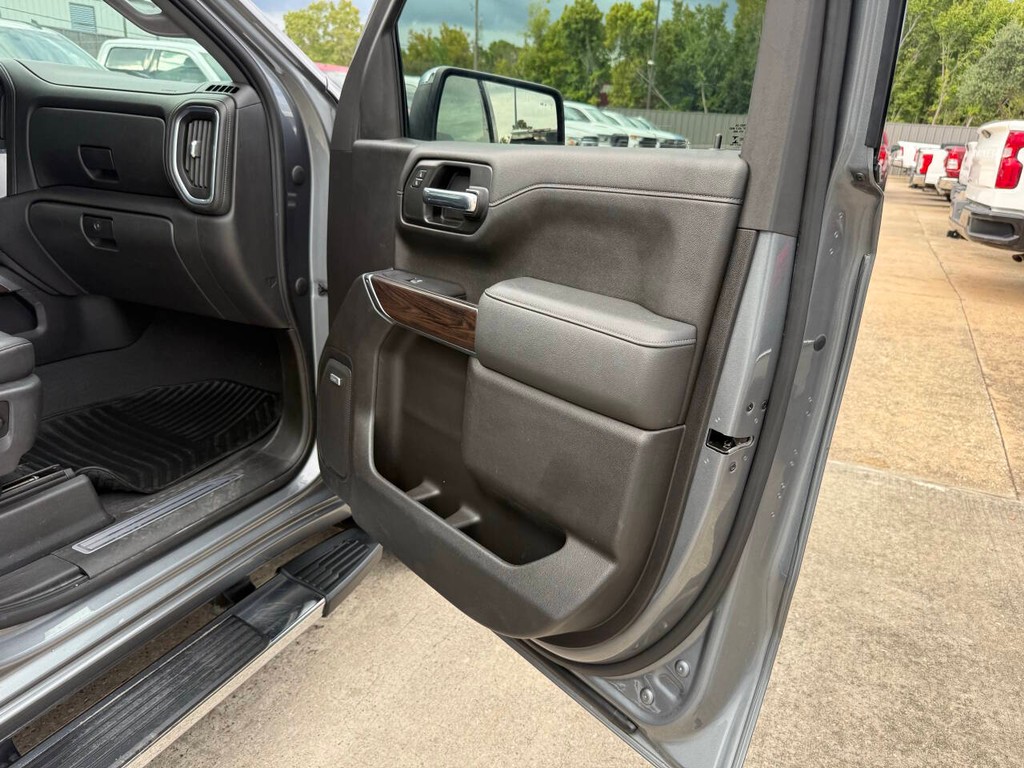 GMC Sierra 1500 Vehicle Full-screen Gallery Image 11