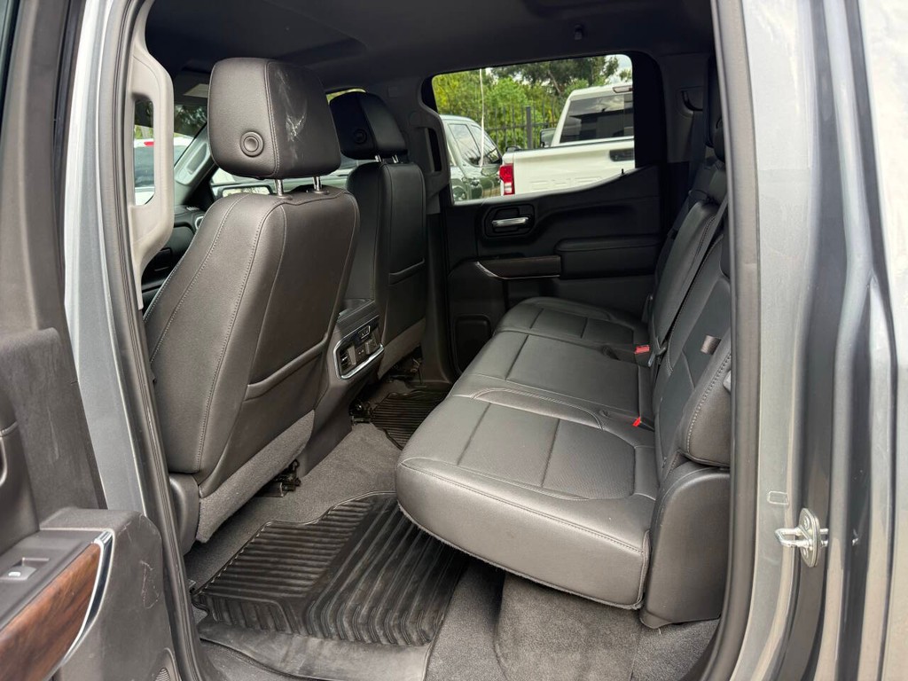 GMC Sierra 1500 Vehicle Full-screen Gallery Image 13