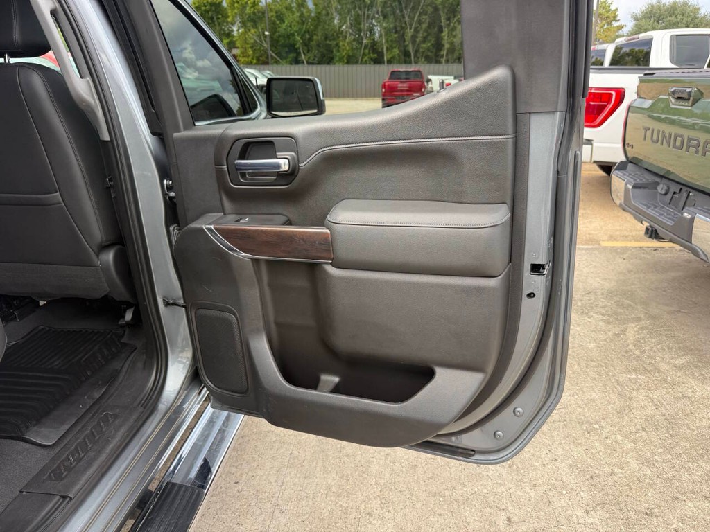 GMC Sierra 1500 Vehicle Full-screen Gallery Image 16