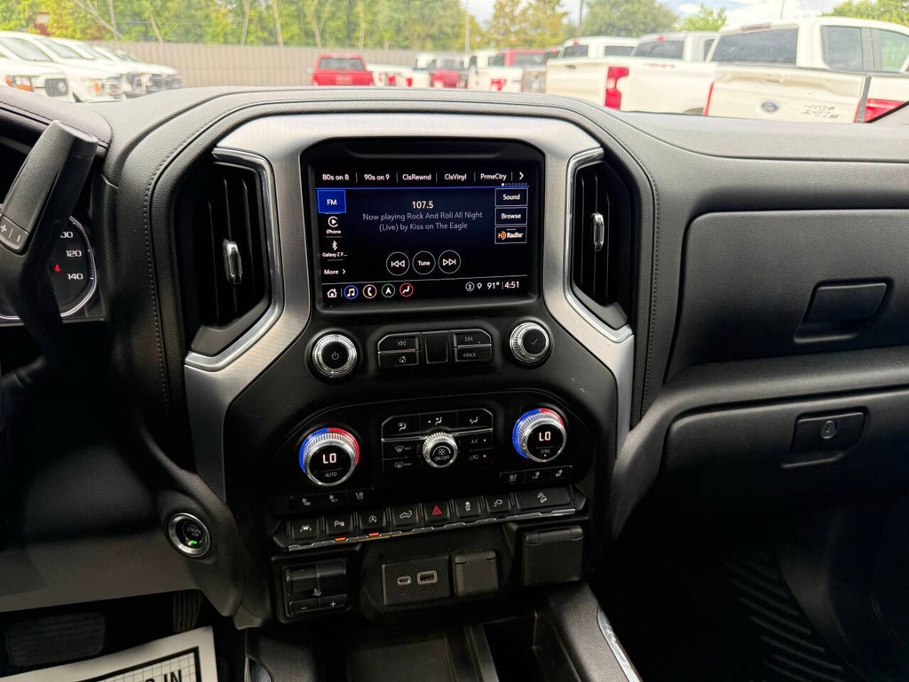 GMC Sierra 1500 Vehicle Full-screen Gallery Image 24