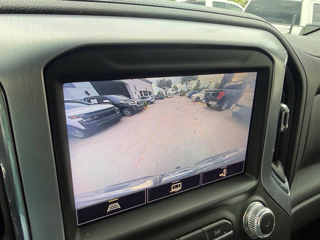 GMC Sierra 1500 Vehicle Full-screen Gallery Image 27
