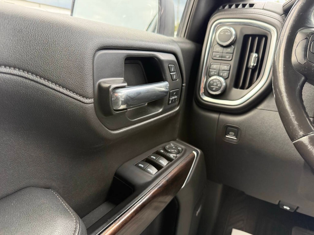 GMC Sierra 1500 Vehicle Full-screen Gallery Image 32
