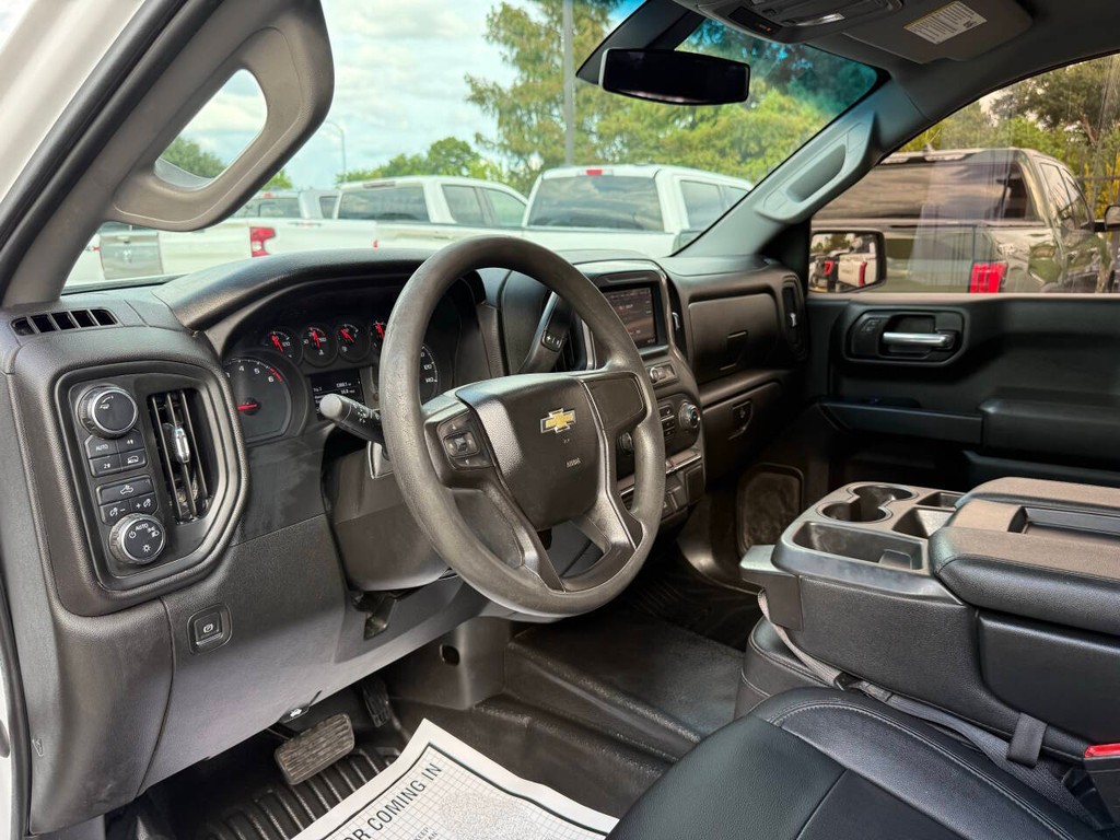 Chevrolet Silverado 1500 Vehicle Full-screen Gallery Image 06