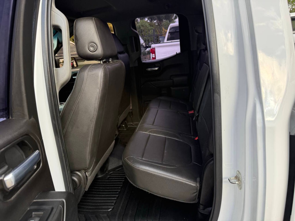 Chevrolet Silverado 1500 Vehicle Full-screen Gallery Image 13