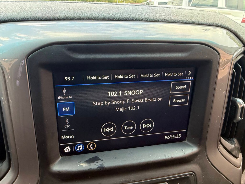 Chevrolet Silverado 1500 Vehicle Full-screen Gallery Image 23