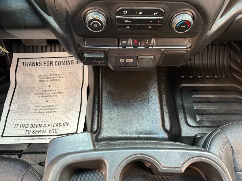 Chevrolet Silverado 1500 Vehicle Full-screen Gallery Image 28