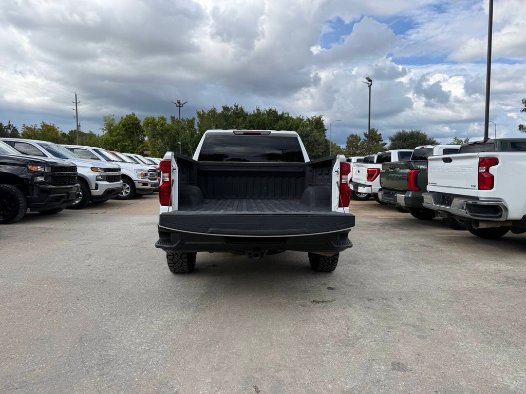 Chevrolet Silverado 1500 Vehicle Full-screen Gallery Image 36