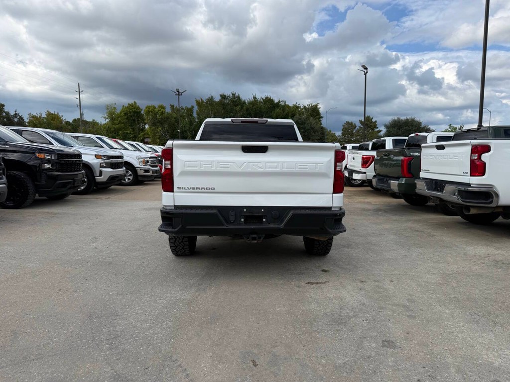 Chevrolet Silverado 1500 Vehicle Full-screen Gallery Image 37